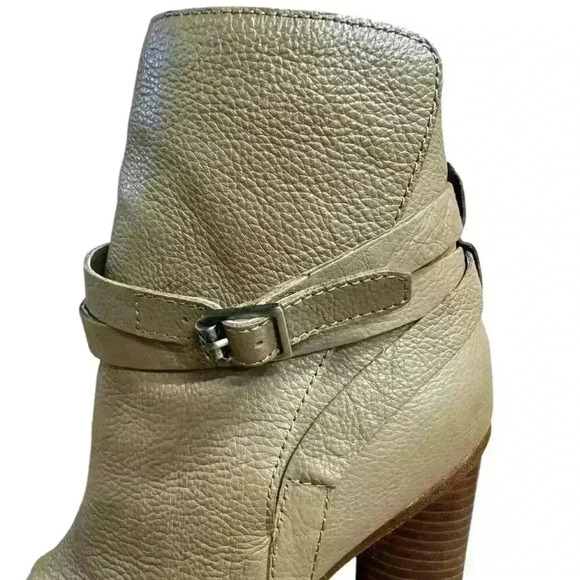 Cynthia Vincent Women's tan Leather Stacked Heel Hue Bootie Size 7 - Picture 4 of 10
